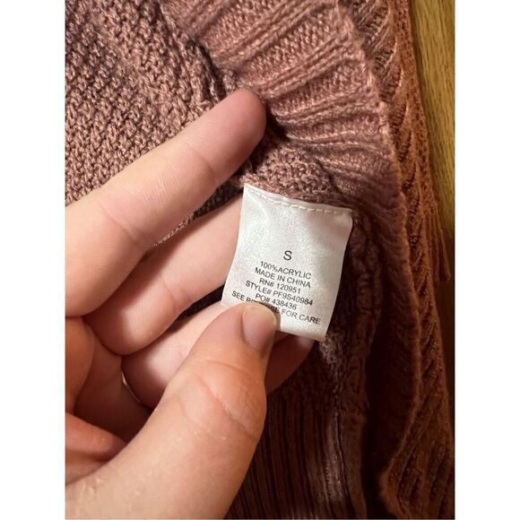 Pink Rose Mauve Cardigan Woman’s Size Small 100% Acrylic- Hole See photo/ Descri - Picture 9 of 14